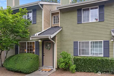 412 Center Rd #F3, Everett, WA 98204