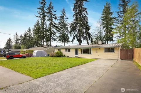 Exterior - 2105 96th Pl SE, Everett, WA 98208 photo 7 of 12