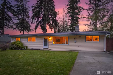 Exterior - 2105 96th Pl SE, Everett, WA 98208 photo 11 of 12