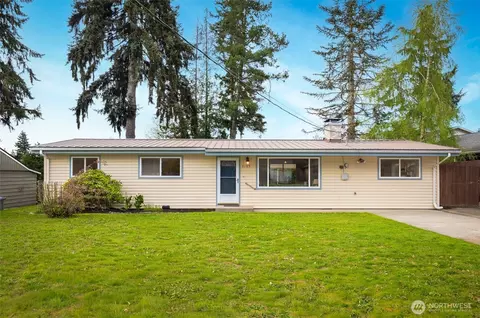 Exterior - 2105 96th Pl SE, Everett, WA 98208 photo 9 of 12
