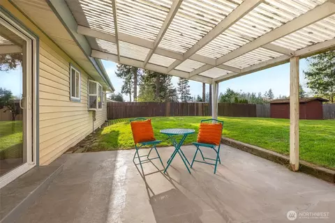 Exterior - 2105 96th Pl SE, Everett, WA 98208 photo 2 of 12