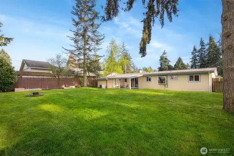 Exterior - 2105 96th Pl SE, Everett, WA 98208 photo 4 of 12