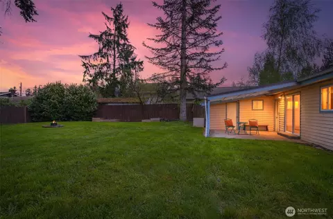 Exterior - 2105 96th Pl SE, Everett, WA 98208 photo 6 of 12