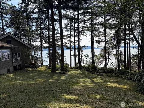 86 Shag Rock Ln, Eastsound, WA 98245