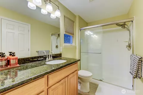 Bath - 20019 27th Dr SE, Bothell, WA 98012 photo 4 of 5