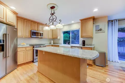 Kitchen - 20019 27th Dr SE, Bothell, WA 98012 photo 2 of 2