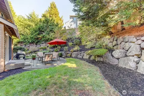 Exterior - 20019 27th Dr SE, Bothell, WA 98012 photo 5 of 7