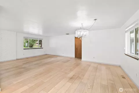 Living - 371 Dungeness Mdws, Sequim, WA 98382 photo 4 of 8