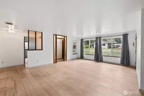 Living - 371 Dungeness Mdws, Sequim, WA 98382 photo 8 of 8