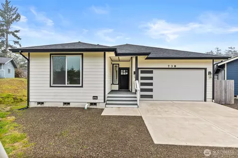 738 Gadwall Ct SE, Ocean Shores, WA 98569