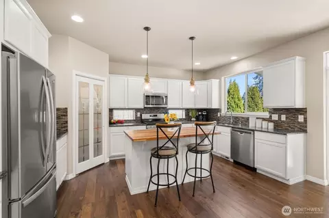 Kitchen - 20109 61st Ave Ct E, Spanaway, WA 98387 photo 2 of 4