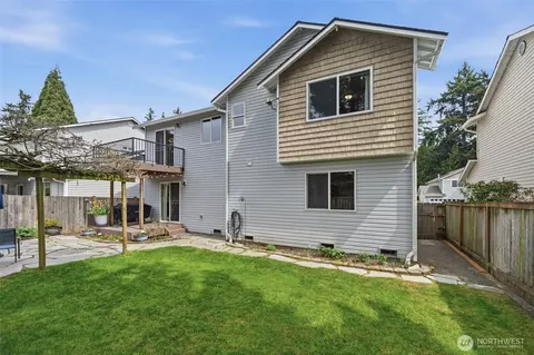 Exterior - 9608 25th Dr SE, Everett, WA 98208 photo 8 of 10