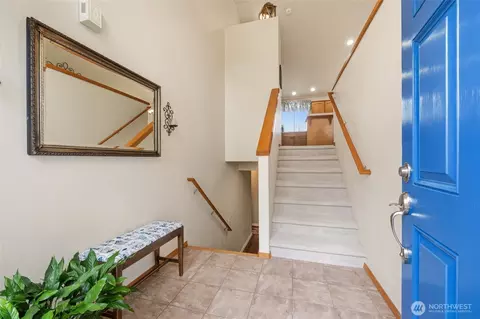 Entry Way - 9608 25th Dr SE, Everett, WA 98208 photo 2 of 2