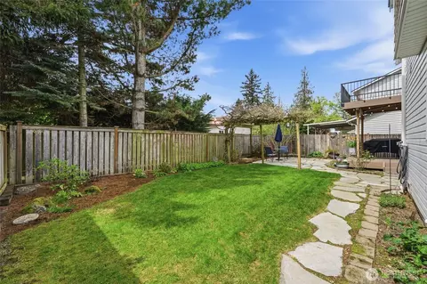 Exterior - 9608 25th Dr SE, Everett, WA 98208 photo 7 of 10