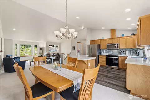 Dining - 9608 25th Dr SE, Everett, WA 98208 photo 2 of 2