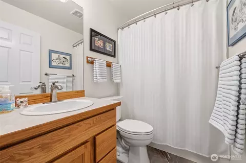 Bath - 9608 25th Dr SE, Everett, WA 98208 photo 3 of 3