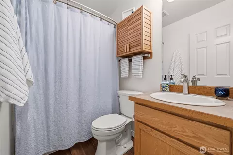 Bath - 9608 25th Dr SE, Everett, WA 98208 photo 2 of 3