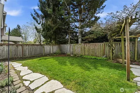 Exterior - 9608 25th Dr SE, Everett, WA 98208 photo 6 of 10