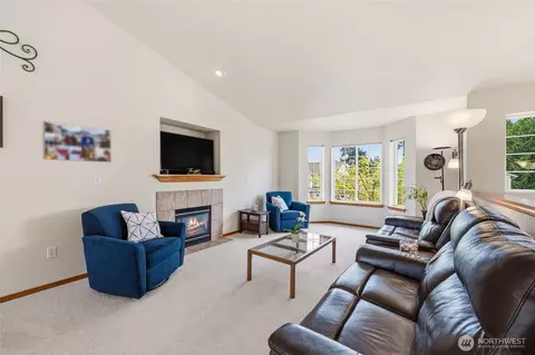 Living - 9608 25th Dr SE, Everett, WA 98208 photo 1 of 3