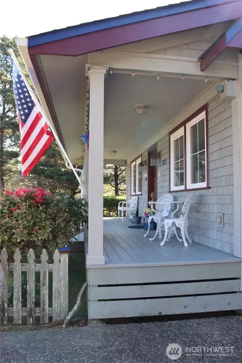 Exterior - 1222 194th St W, Long Beach, WA 98631 photo 1 of 11