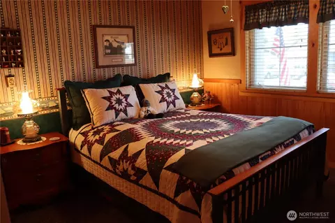 Bedroom - 1222 194th St W, Long Beach, WA 98631 photo 1 of 4