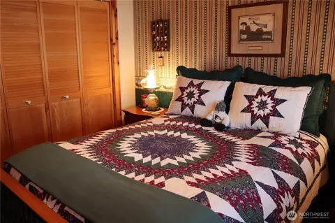Bedroom - 1222 194th St W, Long Beach, WA 98631 photo 2 of 4