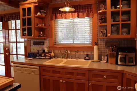 Kitchen - 1222 194th St W, Long Beach, WA 98631 photo 3 of 3