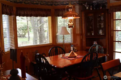 Dining - 1222 194th St W, Long Beach, WA 98631 photo 1 of 1