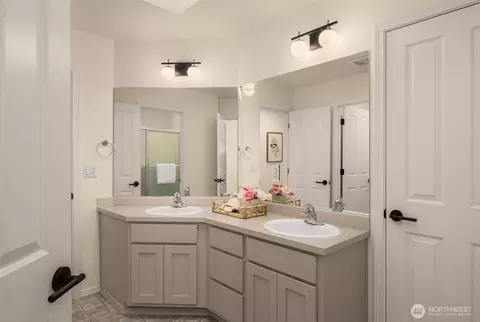 Bath - 4416 239th Pl SE, Bothell, WA 98021 photo 4 of 5