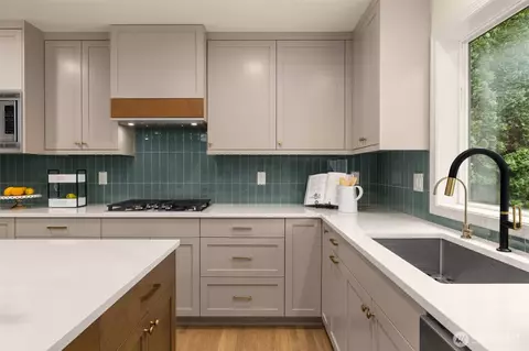 Kitchen - 4416 239th Pl SE, Bothell, WA 98021 photo 3 of 4