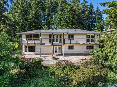 10203 45th St E, Edgewood, WA 98372