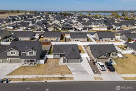 4256 W Wood Ct, Moses Lake, WA 98837