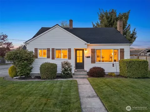 713 4th Ave SW, Puyallup, WA 98371