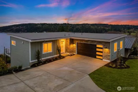 2216 Cleven Park Rd, Camano Island, WA 98282