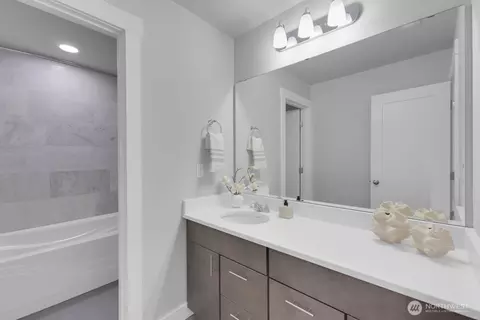 Bath - 311 182nd St SE, Bothell, WA 98012 photo 1 of 4