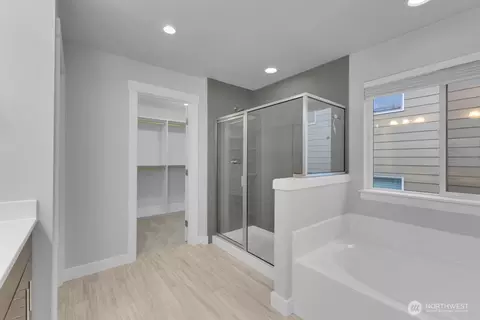Bath - 311 182nd St SE, Bothell, WA 98012 photo 3 of 4