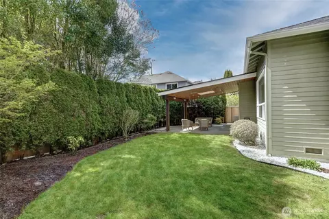 Exterior - 3928 208th Pl SE, Bothell, WA 98021 photo 7 of 9
