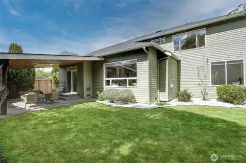 Exterior - 3928 208th Pl SE, Bothell, WA 98021 photo 6 of 9