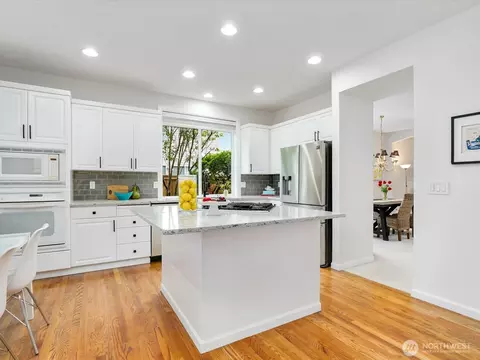 Kitchen - 3928 208th Pl SE, Bothell, WA 98021 photo 2 of 3