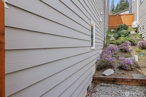 Exterior - 10308 NE 189th St #A, Bothell, WA 98011 photo 4 of 4