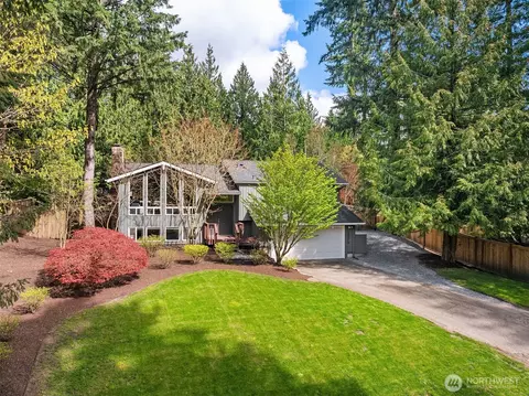 22018 SE 35th St, Sammamish, WA 98075