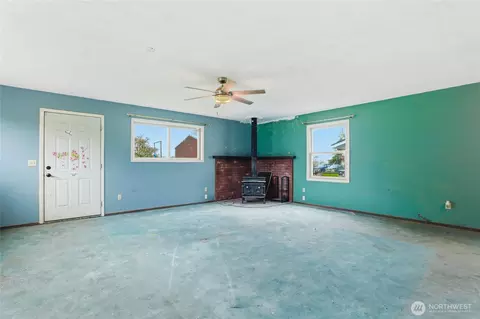 Living - 7316 166th Ave E, Sumner, WA 98390 photo 8 of 9
