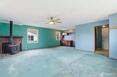 Living - 7316 166th Ave E, Sumner, WA 98390 photo 9 of 9