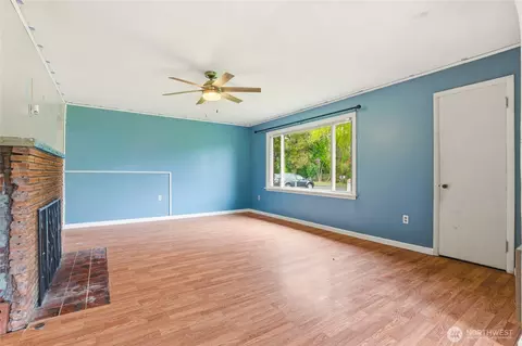 Living - 7316 166th Ave E, Sumner, WA 98390 photo 2 of 9