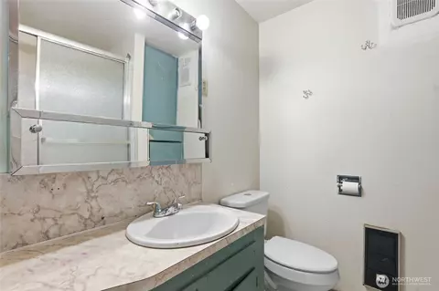 Bath - 7316 166th Ave E, Sumner, WA 98390 photo 3 of 4
