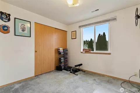 Bedroom - 20121 12th Ave E, Spanaway, WA 98387 photo 4 of 4