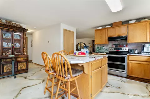 Kitchen - 20121 12th Ave E, Spanaway, WA 98387 photo 2 of 4