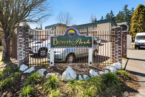 101 SW 119th St #102, Burien, WA 98146