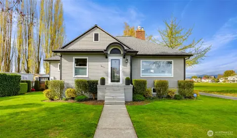 17645 Mclean Rd, Mount Vernon, WA 98273
