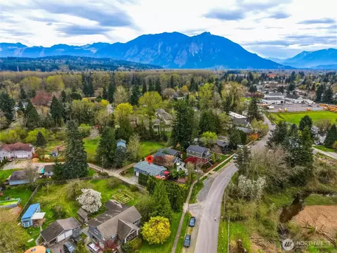 7731 Cedar Pl SE, Snoqualmie, WA 98065